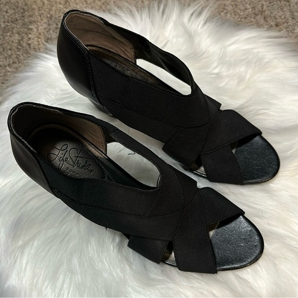 Life Stride Strappy Soft System Heels - Picture 4 of 6